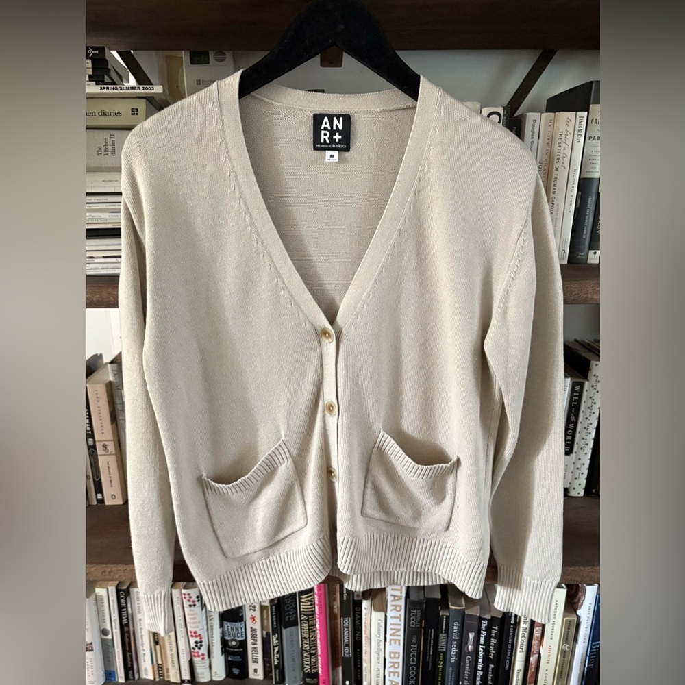 EUC Alp N Rock Beige V-Neck Organic Cotton Cardigan M